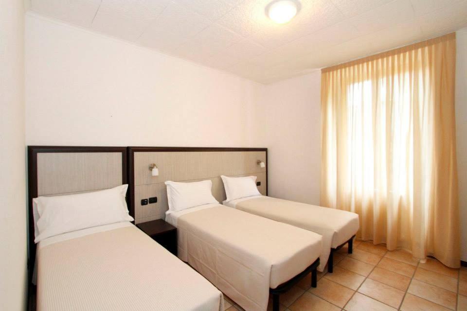 Albergo Maccagno Exterior photo