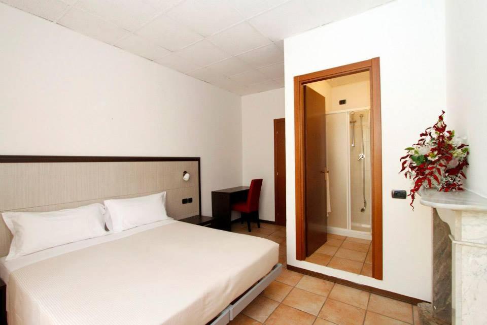 Albergo Maccagno Exterior photo